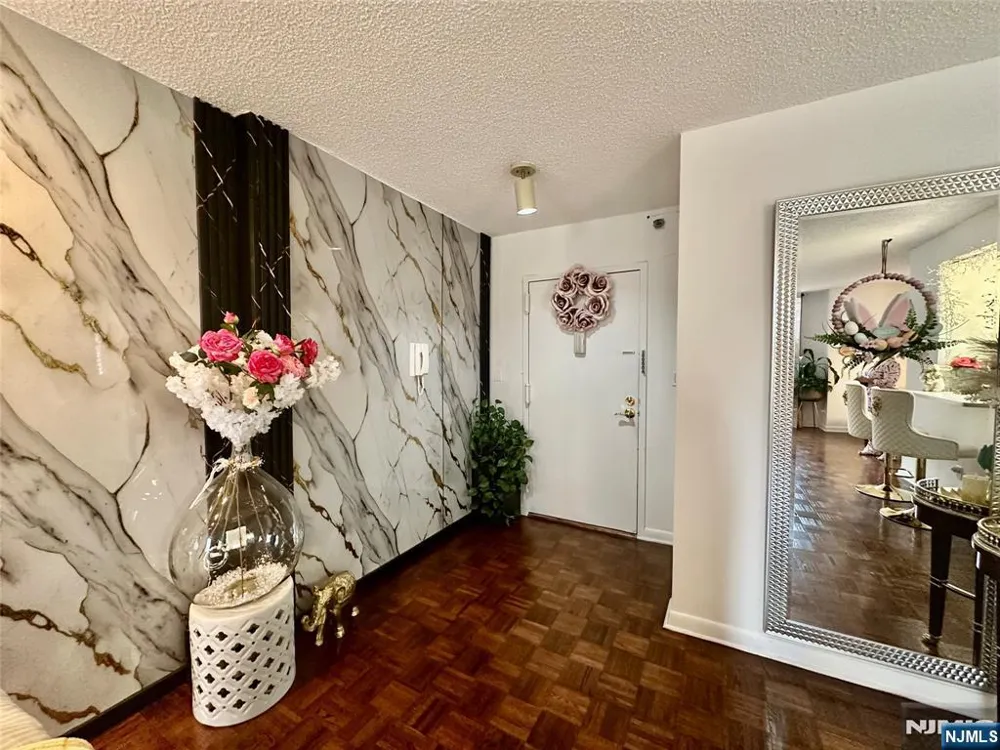 160 Overlook Avenue 2D Hackensack, NJ 07601