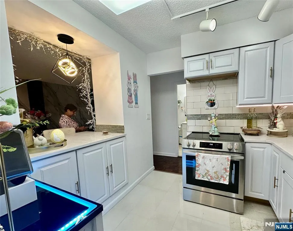 160 Overlook Avenue 2D Hackensack, NJ 07601