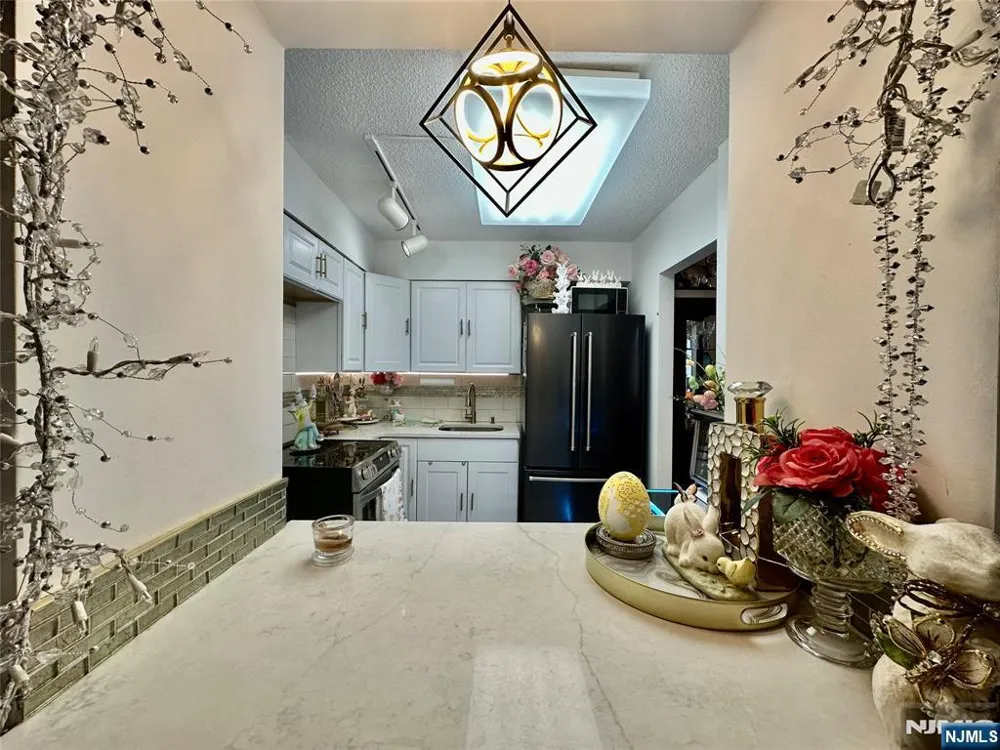 160 Overlook Avenue 2D Hackensack, NJ 07601