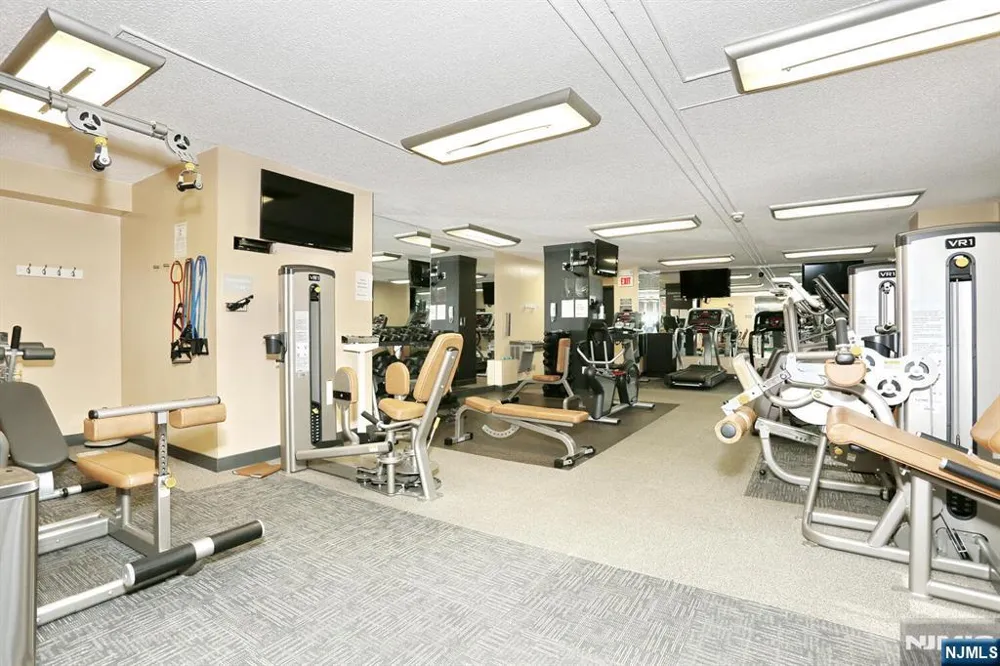 160 Overlook Avenue 2D Hackensack, NJ 07601