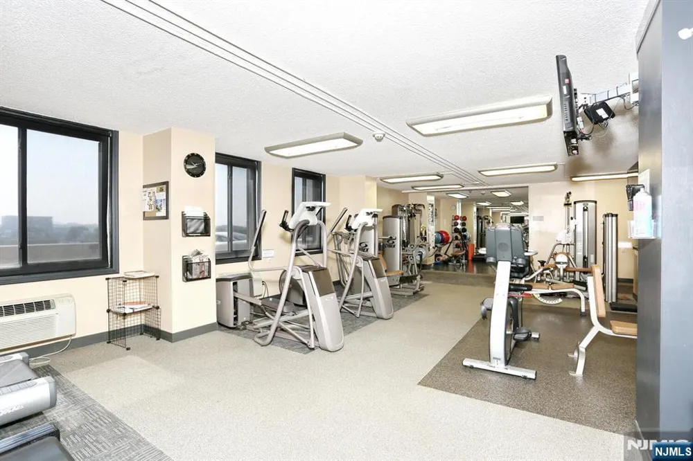 160 Overlook Avenue 2D Hackensack, NJ 07601