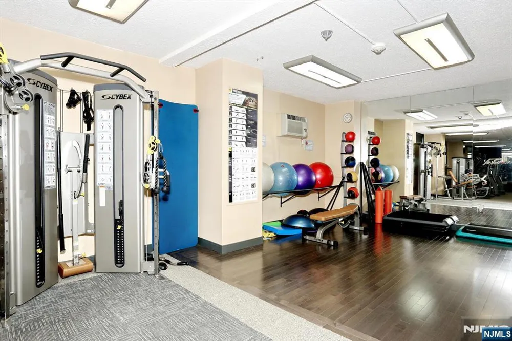 160 Overlook Avenue 2D Hackensack, NJ 07601