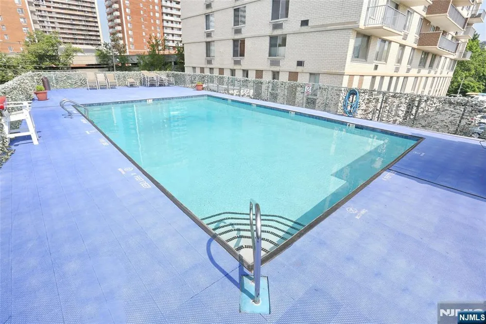 160 Overlook Avenue 2D Hackensack, NJ 07601