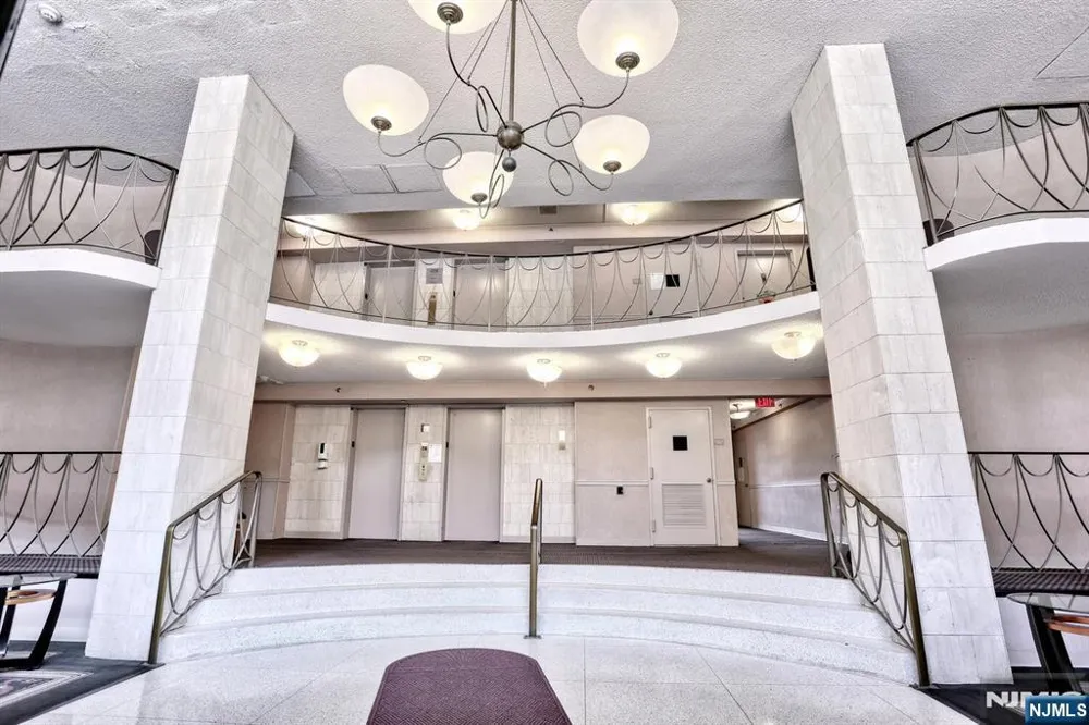 160 Overlook Avenue 2D Hackensack, NJ 07601