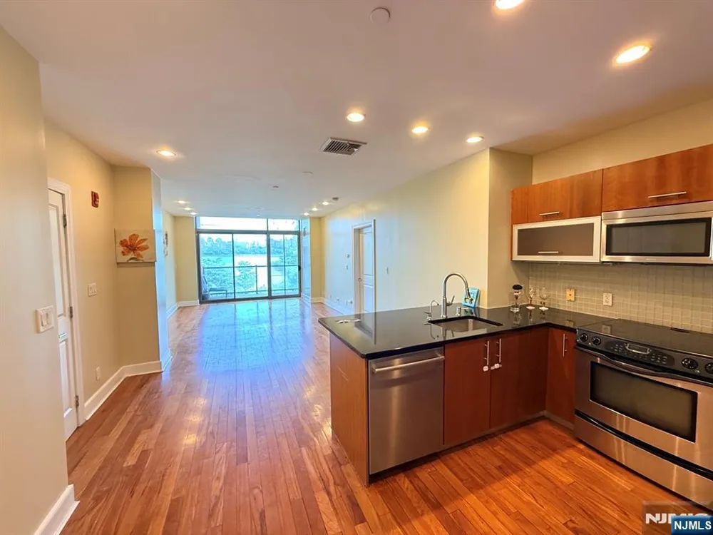 8125 River Road C3 North Bergen, NJ 07047
