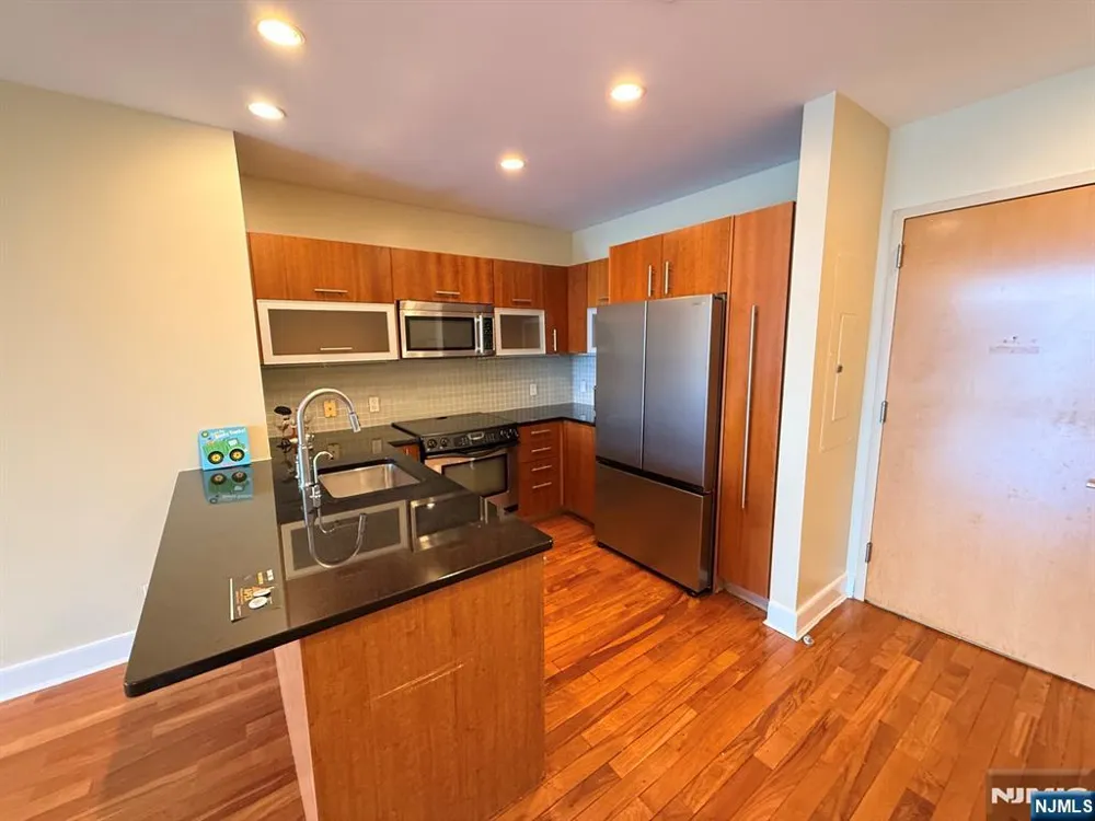 8125 River Road C3 North Bergen, NJ 07047