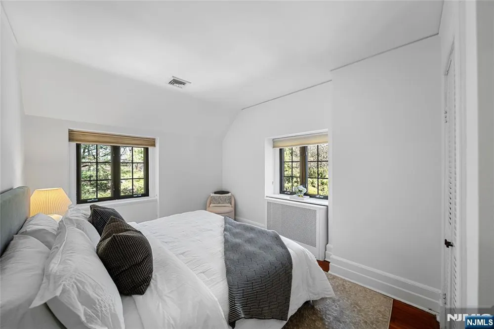 1 Byrne Lane 10 Tenafly, NJ 07670