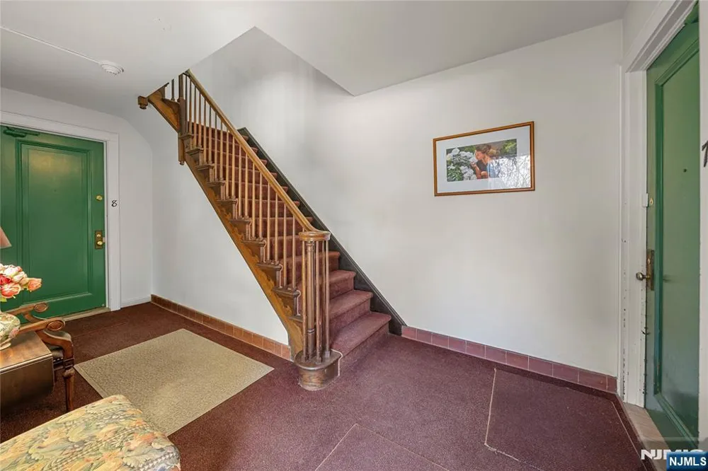1 Byrne Lane 10 Tenafly, NJ 07670