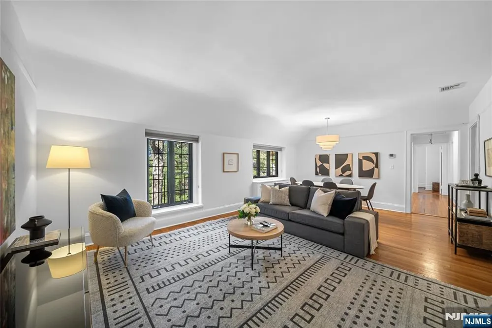 1 Byrne Lane 10 Tenafly, NJ 07670