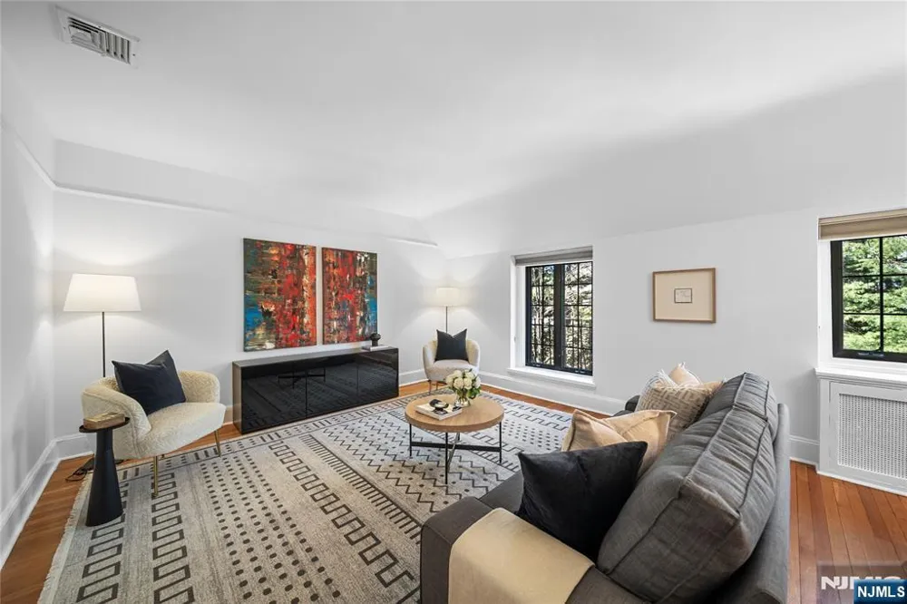 1 Byrne Lane 10 Tenafly, NJ 07670