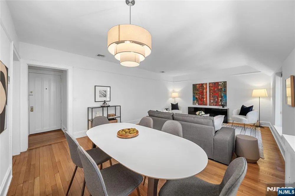 1 Byrne Lane 10 Tenafly, NJ 07670