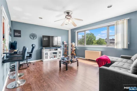 25 Grand Avenue 5D