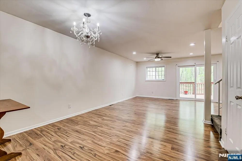 12 Tulip Court Edison, NJ 08820