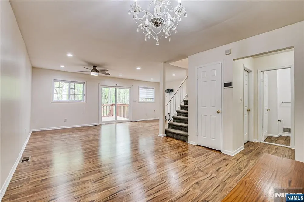 12 Tulip Court Edison, NJ 08820