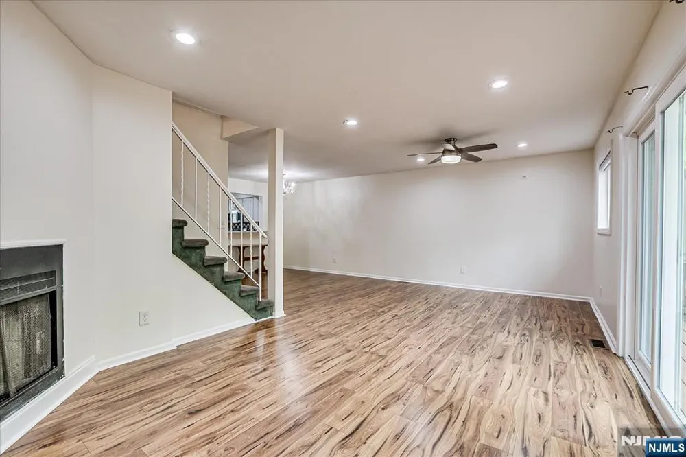 12 Tulip Court Edison, NJ 08820