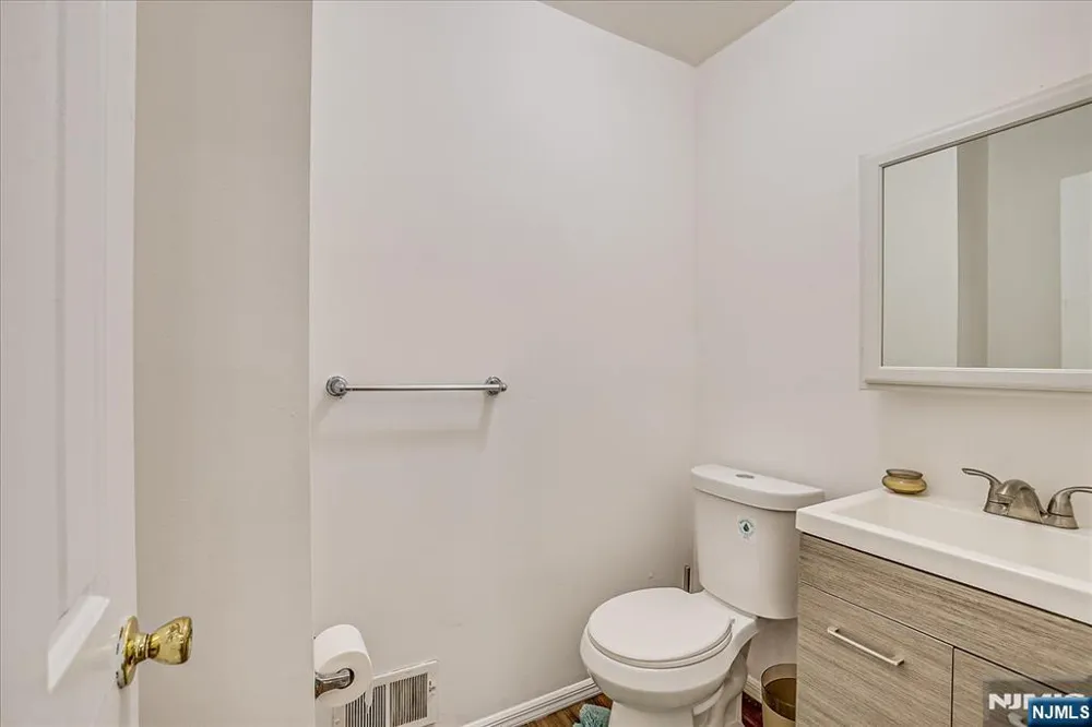 12 Tulip Court Edison, NJ 08820