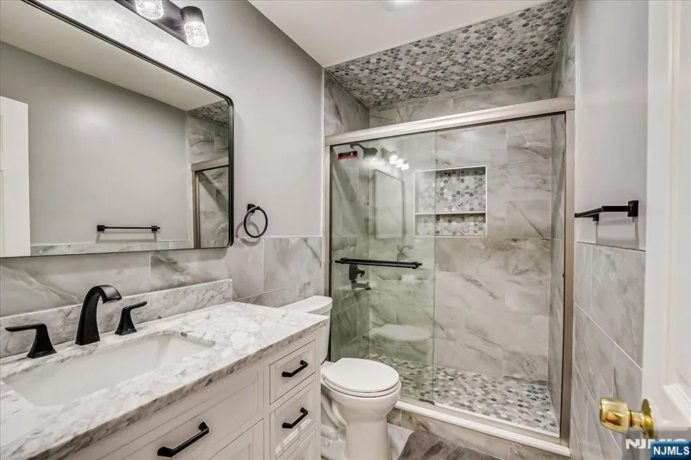 12 Tulip Court Edison, NJ 08820