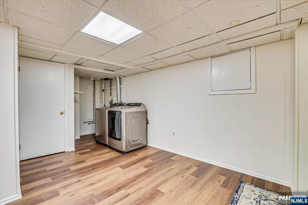 12 Tulip Court Edison, NJ 08820