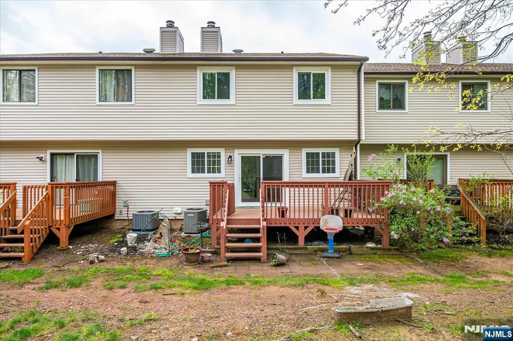 12 Tulip Court Edison, NJ 08820
