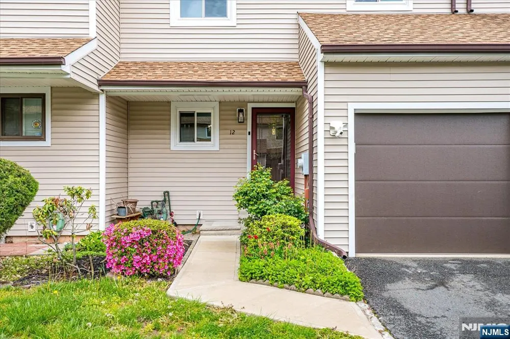 12 Tulip Court Edison, NJ 08820