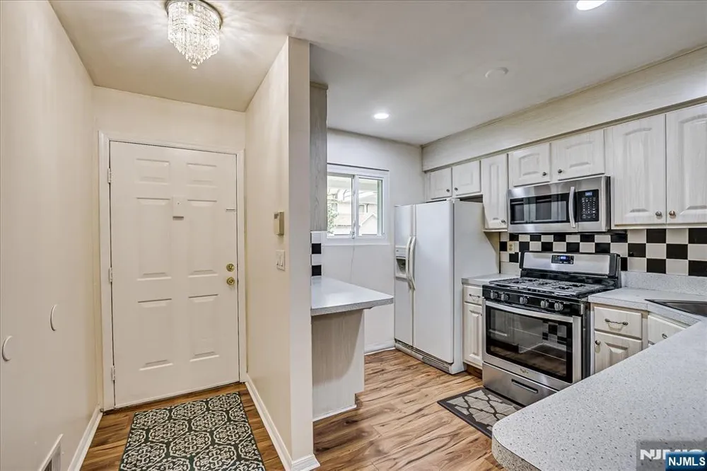 12 Tulip Court Edison, NJ 08820