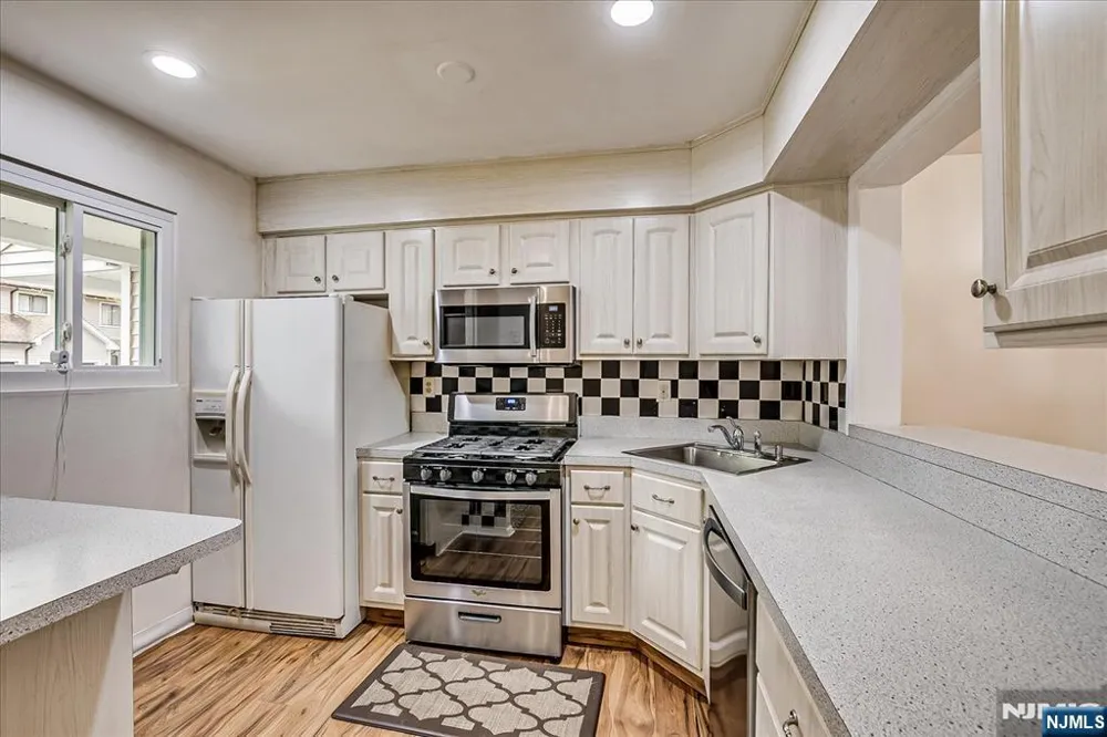 12 Tulip Court Edison, NJ 08820