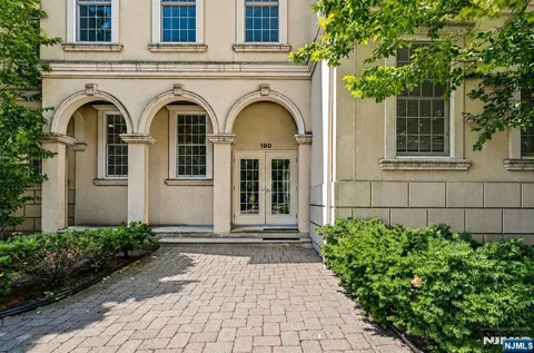 180 Edgewater Road
