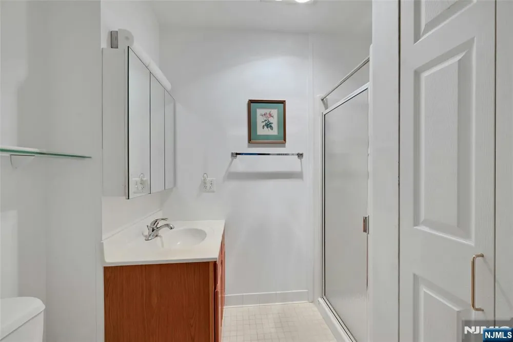 189 Forest Avenue 219 Paramus, NJ 07652