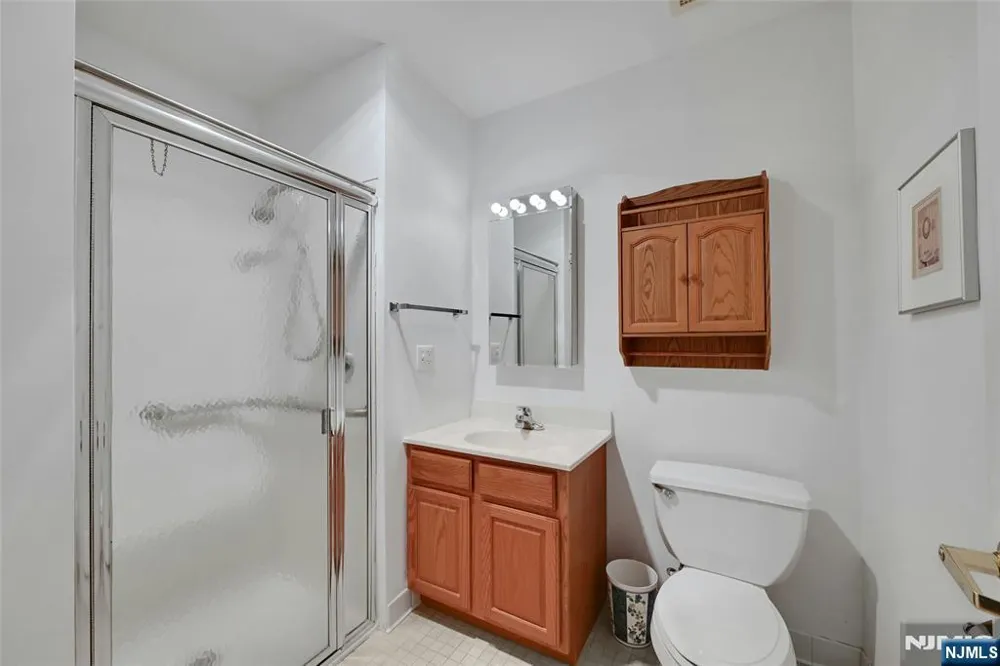 189 Forest Avenue 219 Paramus, NJ 07652