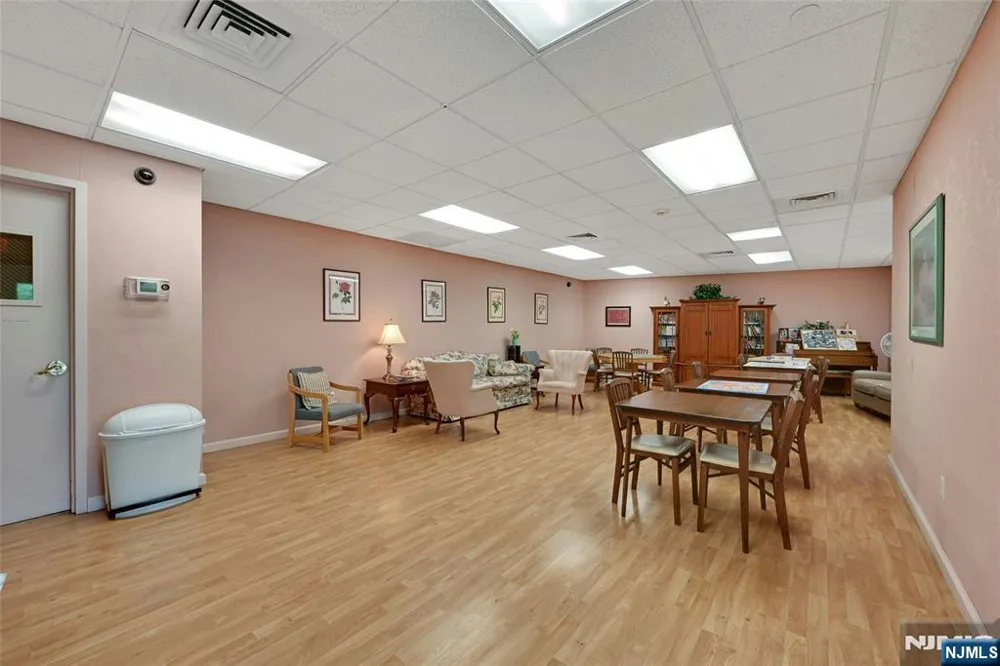 189 Forest Avenue 219 Paramus, NJ 07652