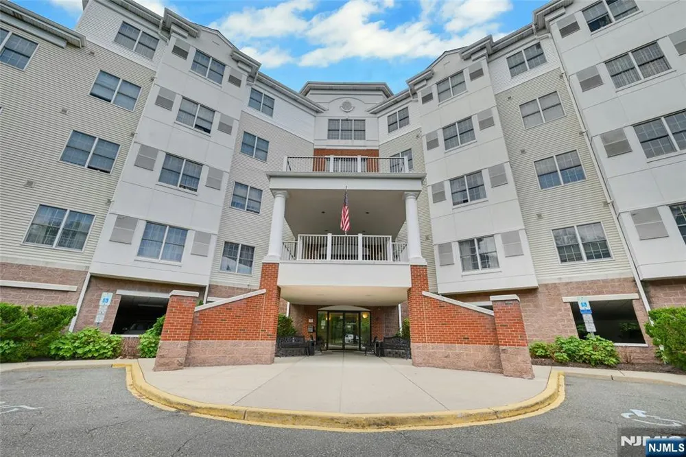 189 Forest Avenue 219 Paramus, NJ 07652
