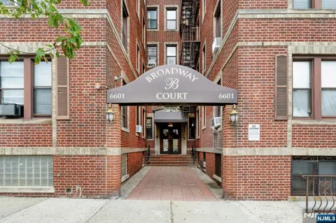 6601 Bdway E7