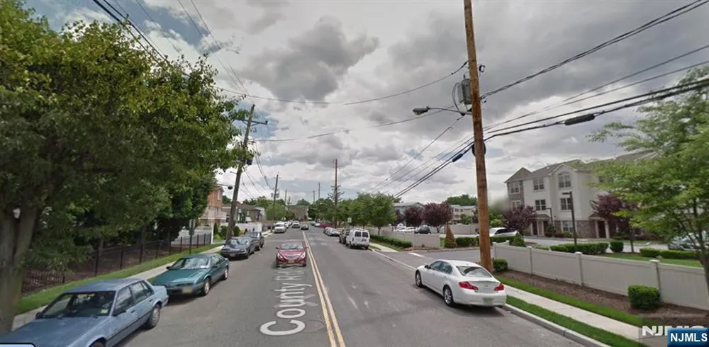 1033 Harmon Cove Tower Secaucus, NJ 07094
