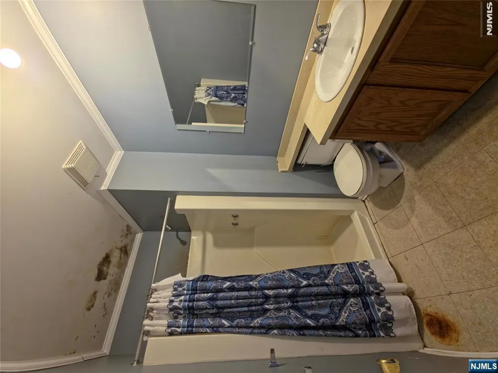 88 Richmond Street Newark, NJ 07103