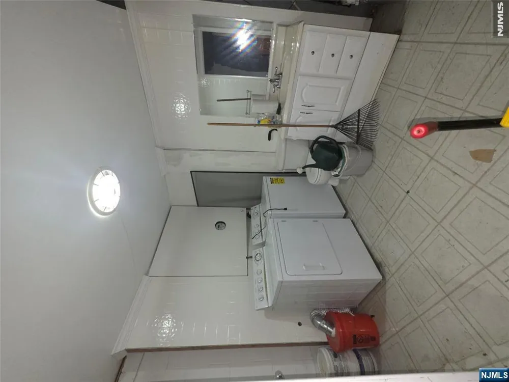 88 Richmond Street Newark, NJ 07103
