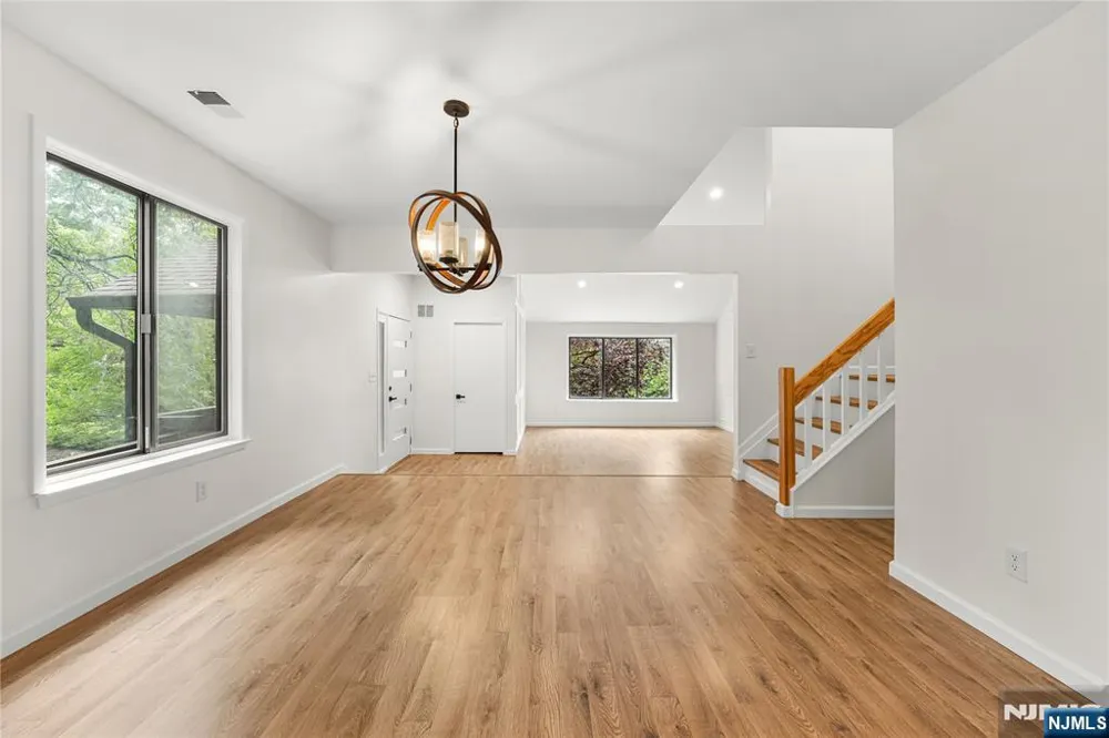 261 Sunset Key Secaucus, NJ 07094