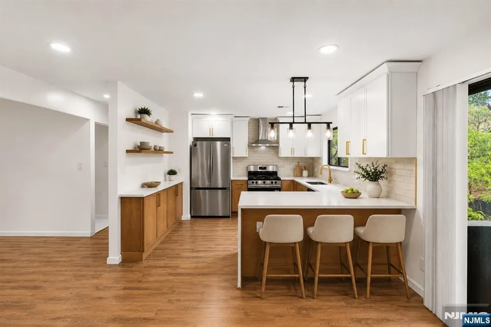 261 Sunset Key Secaucus, NJ 07094