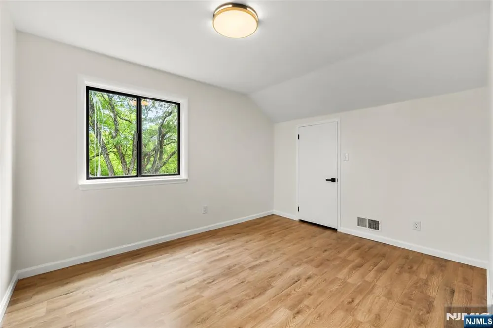 261 Sunset Key Secaucus, NJ 07094