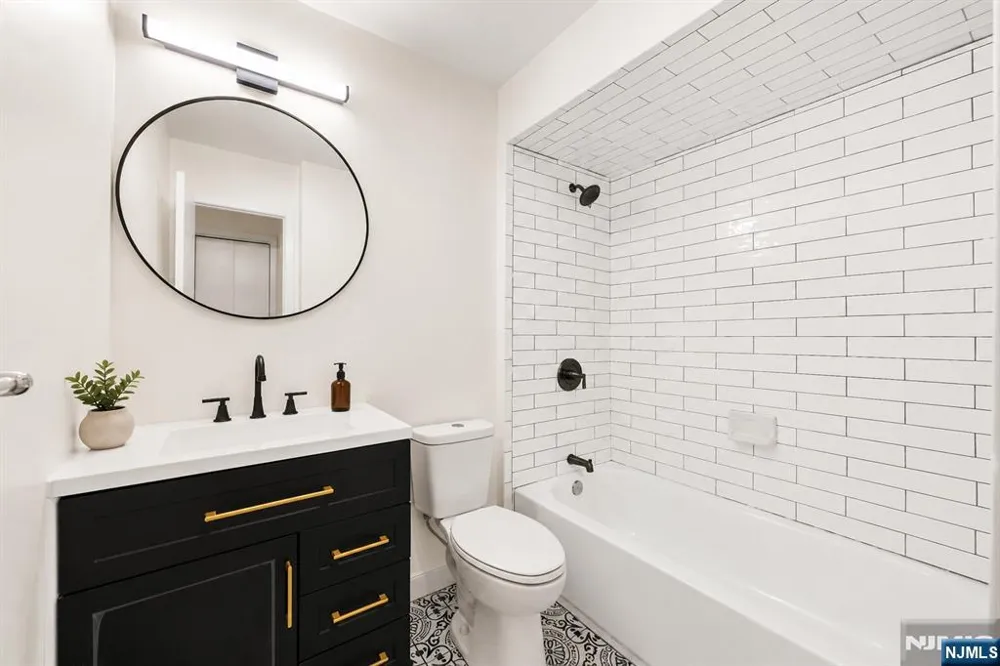 261 Sunset Key Secaucus, NJ 07094