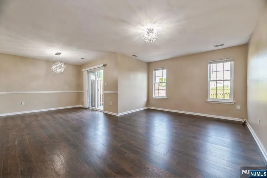 7 Sloop Square Howell, NJ 07728