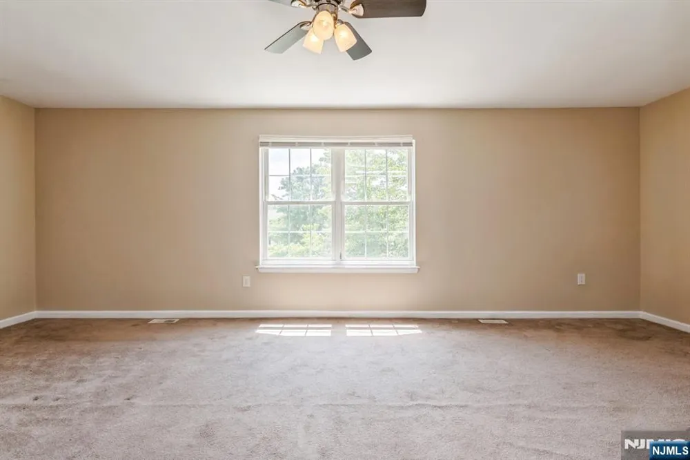 7 Sloop Square Howell, NJ 07728