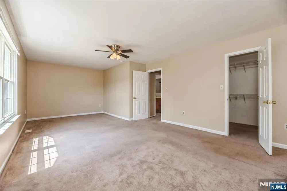 7 Sloop Square Howell, NJ 07728