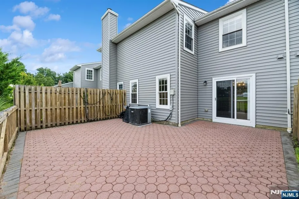 7 Sloop Square Howell, NJ 07728
