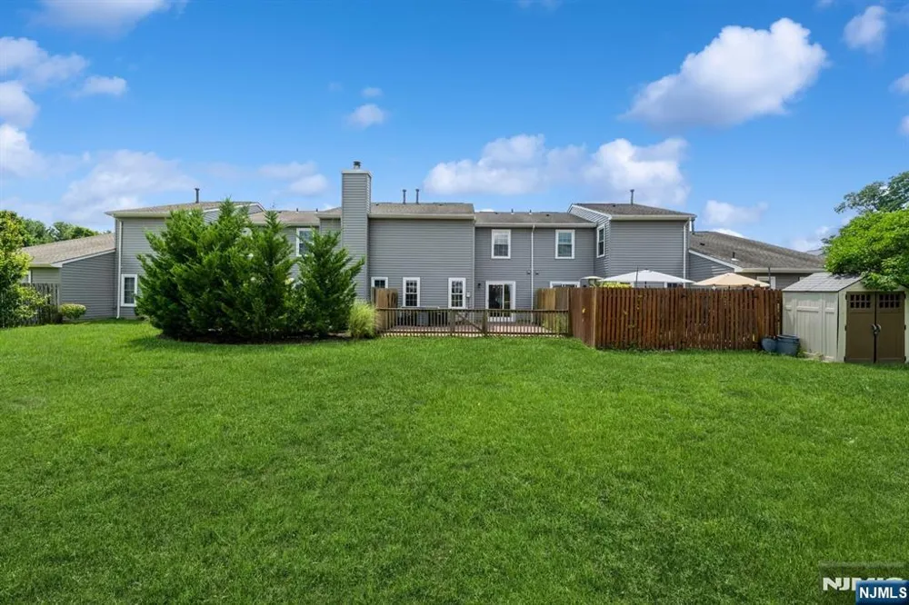 7 Sloop Square Howell, NJ 07728