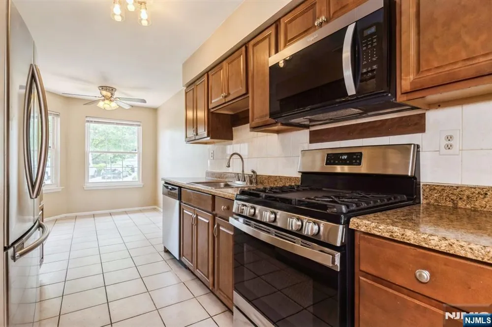 7 Sloop Square Howell, NJ 07728