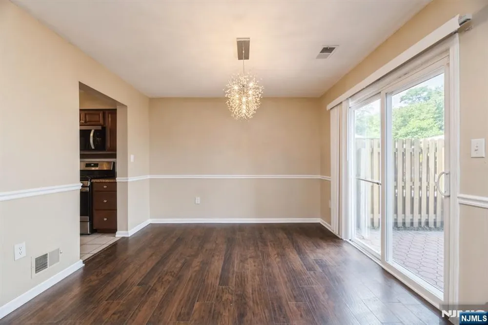 7 Sloop Square Howell, NJ 07728