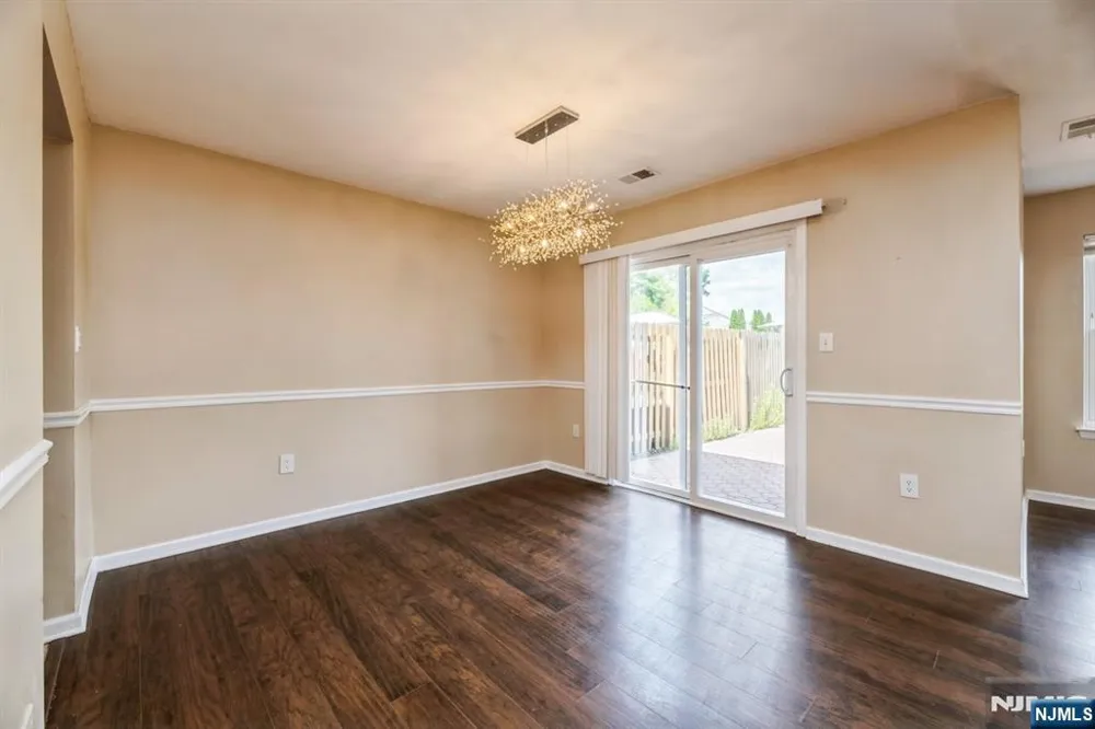 7 Sloop Square Howell, NJ 07728