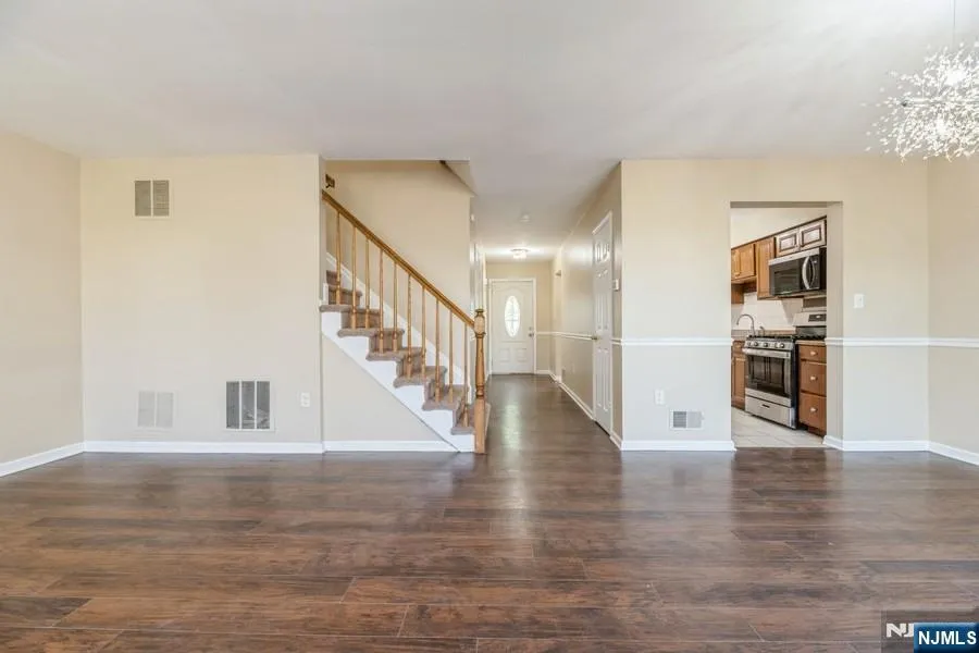 7 Sloop Square Howell, NJ 07728