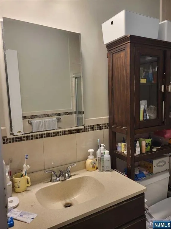27 W Clinton Avenue 1E Tenafly, NJ 07670