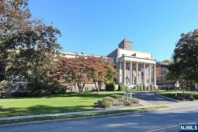 27 W Clinton Avenue 1E Tenafly, NJ 07670